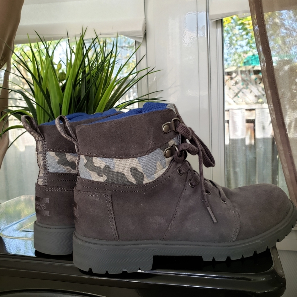 Toms Summit Hiking Boots - Picture 3 of 8